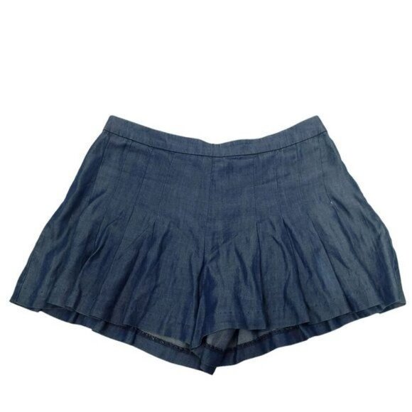 Trina Turk‎ Shorts Chambray Pleated Women's Size 2 Blue - Picture 1 of 8
